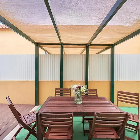 Idyllic With Amazing Courtyard, By Timecooler Appartamento Lisbona