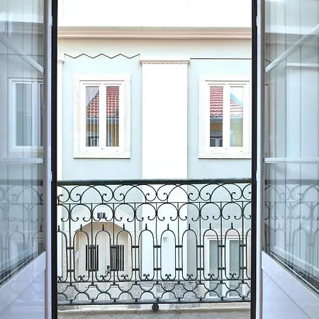 Idyllic With Amazing Courtyard, By Timecooler Appartamento