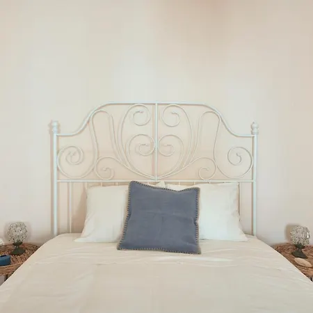 Idyllic With Amazing Courtyard, By Timecooler Appartamento