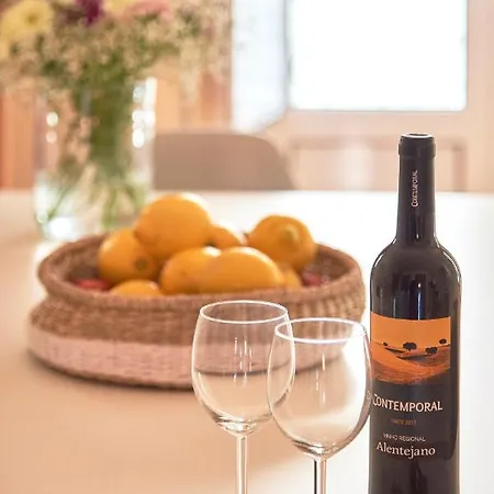 Appartamento Idyllic With Amazing Courtyard, By Timecooler