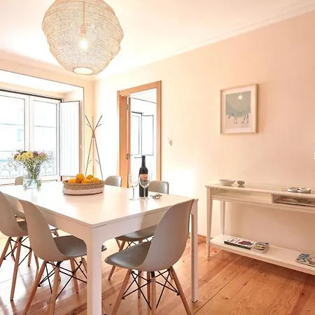 Apartman Idyllic With Amazing Courtyard, By Timecooler *
