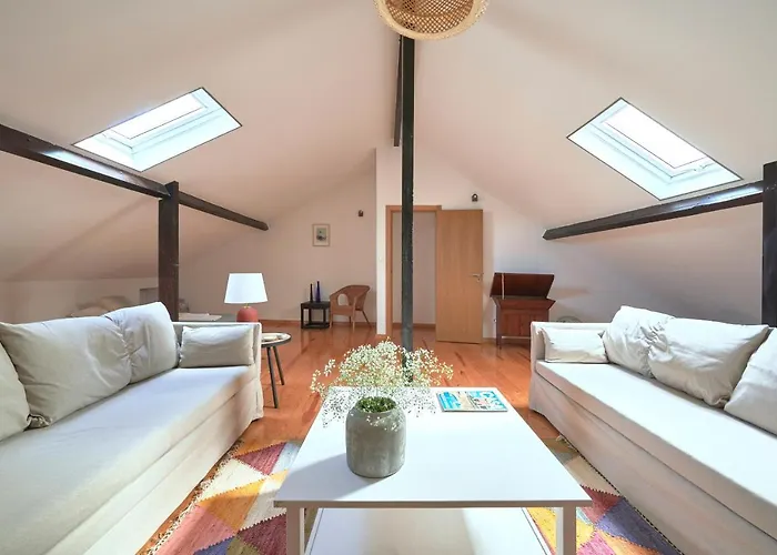 Διαμέρισμα Idyllic With Amazing Courtyard, By Timecooler