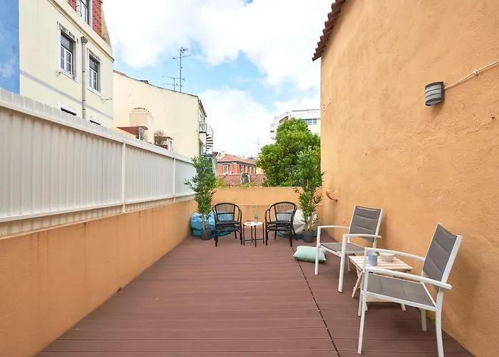 Διαμέρισμα Idyllic With Amazing Courtyard, By Timecooler *