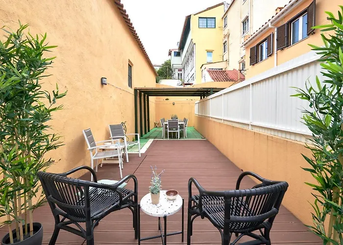 アパート Idyllic With Amazing Courtyard, By Timecooler *