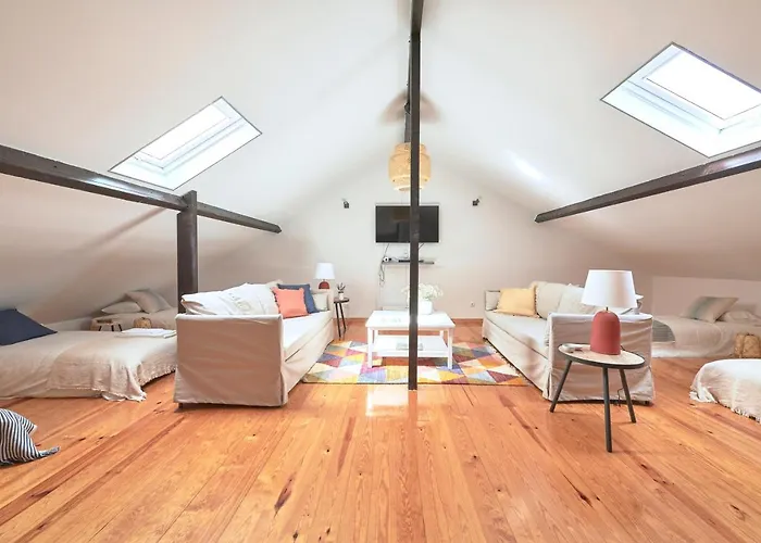 Διαμέρισμα Idyllic With Amazing Courtyard, By Timecooler