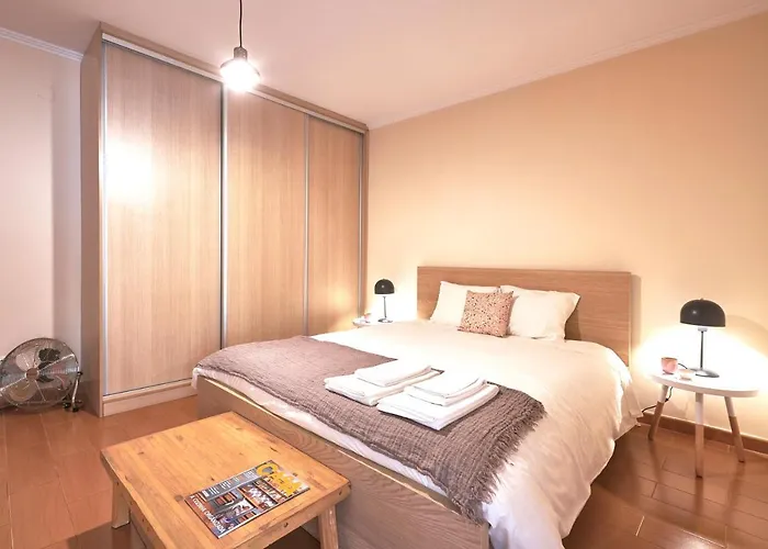 Idyllic With Amazing Courtyard, By Timecooler Διαμέρισμα