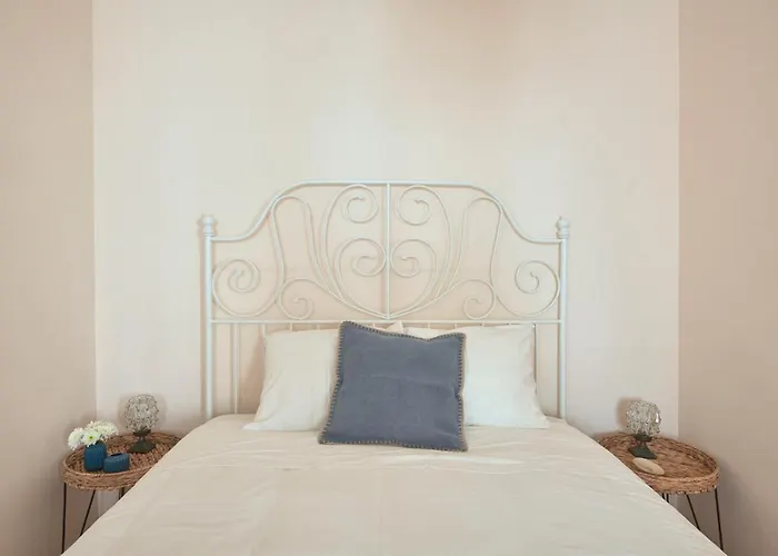 Idyllic With Amazing Courtyard, By Timecooler Διαμέρισμα