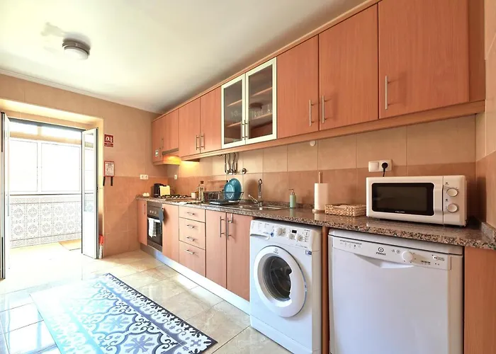 Idyllic With Amazing Courtyard, By Timecooler Διαμέρισμα