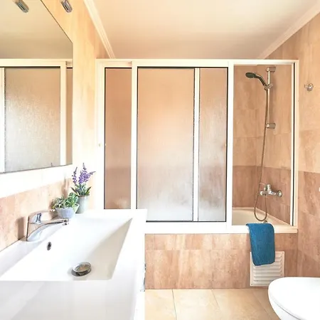 דירה Idyllic With Amazing Courtyard, By Timecooler