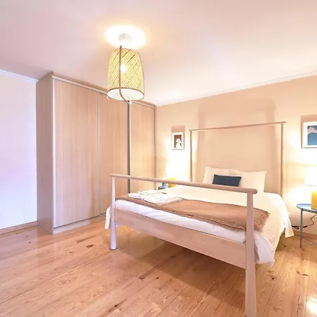 Idyllic With Amazing Courtyard, By Timecooler דירה *